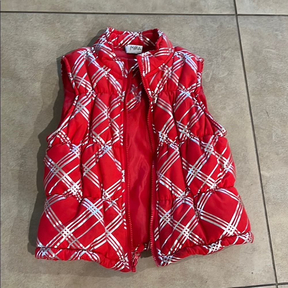 Kids Red silver puffer Vest, size 4T, barely worn